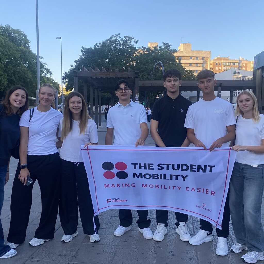 Group of Italian students at the start of their Erasmus+ internship experience in Seville