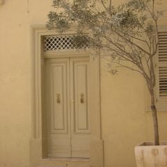 1 malta door